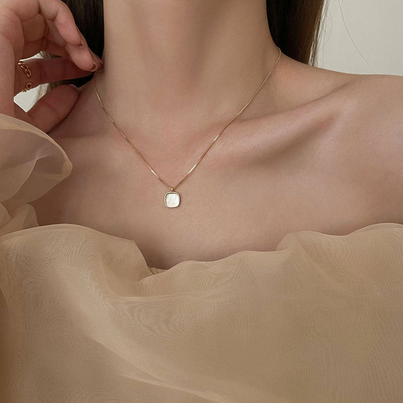 Sophie Gold Necklace Pearl Pendant